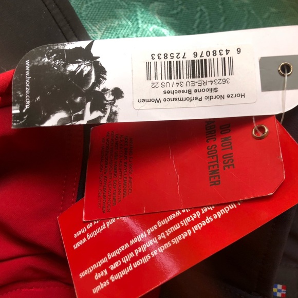 Women's Red Riding Breeches - Picture 4 of 4